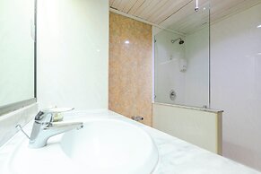 Pinnacle Lumpini Park Hotel