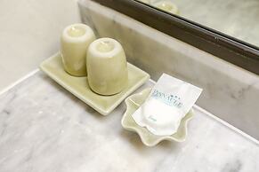 Pinnacle Lumpinee Park Hotel