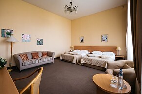 Tsentralny by Usta Hotels