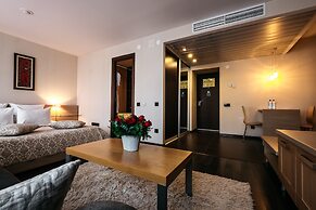 Grand Avenue by Usta Hotels