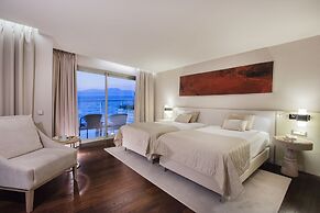 Charisma De Luxe Hotel