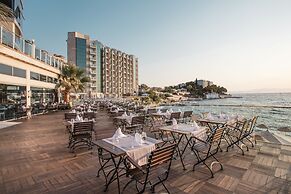 Charisma De Luxe Hotel