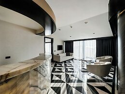 Charisma De Luxe Hotel