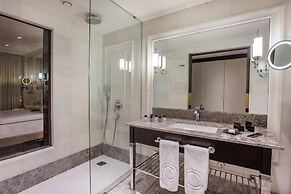 Charisma De Luxe Hotel
