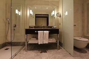 Charisma De Luxe Hotel