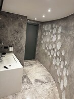 Charisma De Luxe Hotel