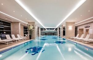 Charisma De Luxe Hotel