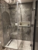 Charisma De Luxe Hotel