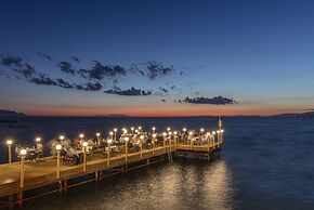 Charisma De Luxe Hotel