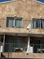 Charisma De Luxe Hotel