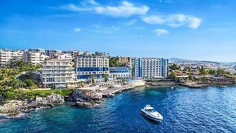 Charisma De Luxe Hotel