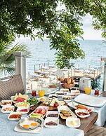 Charisma De Luxe Hotel