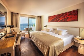 Charisma De Luxe Hotel