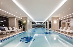 Charisma De Luxe Hotel