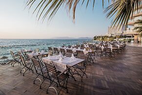 Charisma De Luxe Hotel