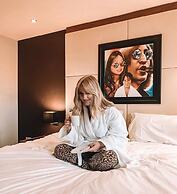 Hard Days Night Hotel