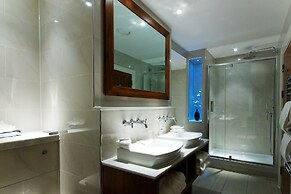 Hard Days Night Hotel