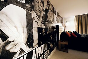 Hard Days Night Hotel