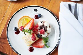 Hard Days Night Hotel