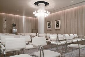 Hard Days Night Hotel