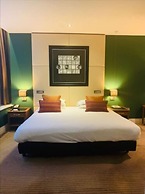 Hard Days Night Hotel