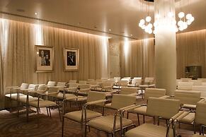 Hard Days Night Hotel