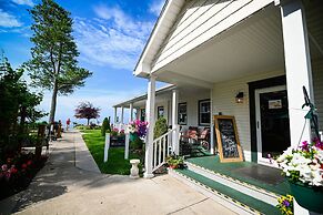 The Lakehouse Inn