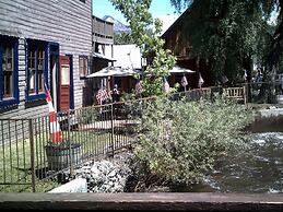 The Forest Queen Hotel