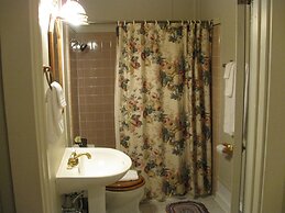 The Forest Queen Hotel