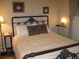 The Forest Queen Hotel