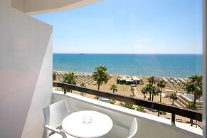 Les Palmiers Beach Hotel