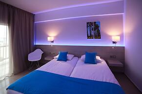 Les Palmiers Beach Hotel