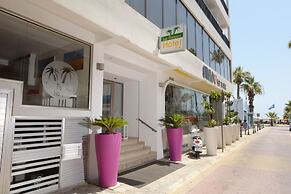 Les Palmiers Beach Hotel