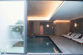 Anemi Hotel & Suites