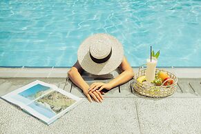 Anemi Hotel & Suites