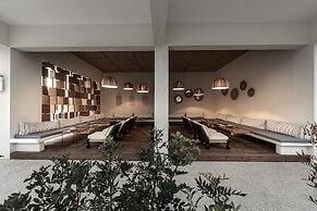 Anemi Hotel & Suites