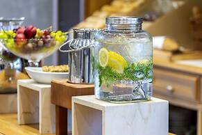 Anemi Hotel & Suites