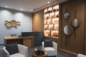 Anemi Hotel & Suites