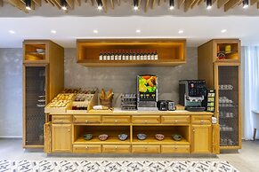 Anemi Hotel & Suites