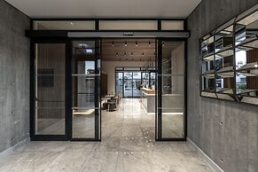 Anemi Hotel & Suites