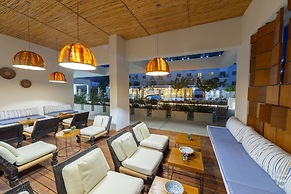 Anemi Hotel & Suites