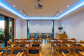 Anemi Hotel & Suites