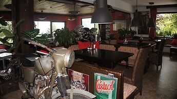 Blue Mountain Hotel