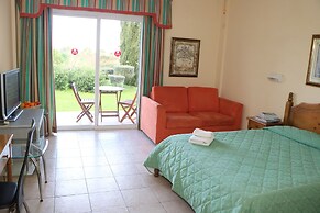 Akamanthea Holiday Village