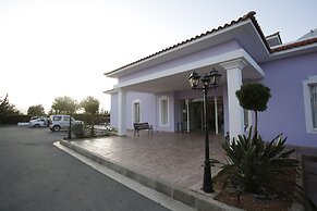 Akamanthea Holiday Village