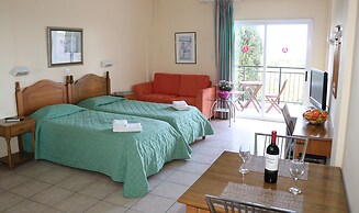 Akamanthea Holiday Village