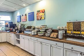Comfort Inn & Suites Levittown