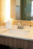 Comfort Inn & Suites Levittown