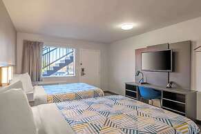Motel 6 Commerce, GA