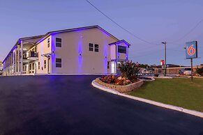 Motel 6 Commerce, GA